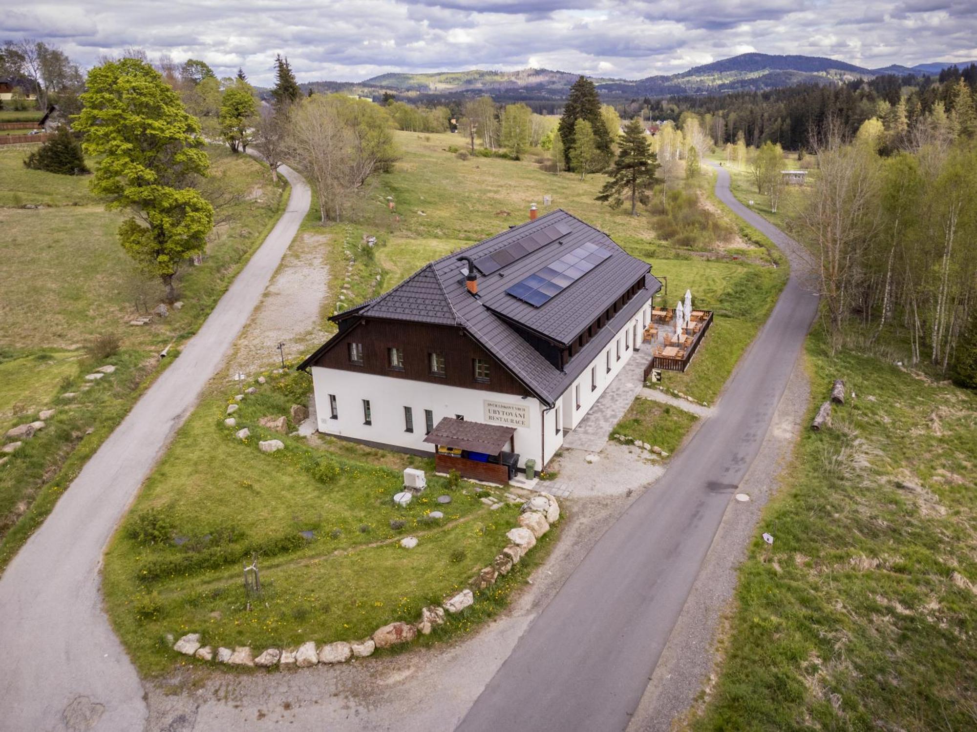 Dvur Liskovy Vrch Guest house Strazny